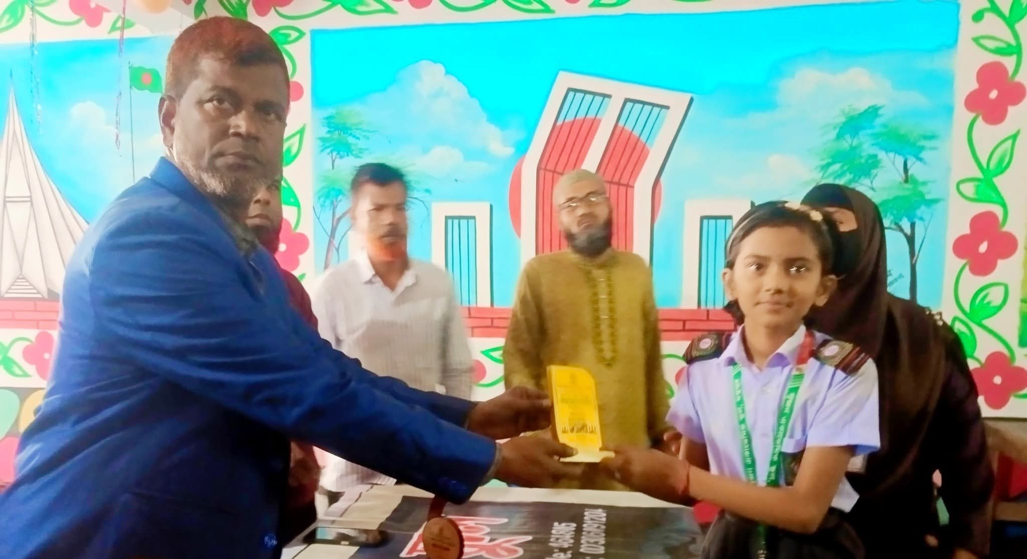 মধুপুরে পুরস্কার বিতরণী ও ৫ম শ্রেণি শিক্ষার্থীদের  আশির্বাদ অনুষ্ঠান অনুষ্ঠিত